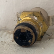 Impurità ferrose che intaccano componenti di sicurezza